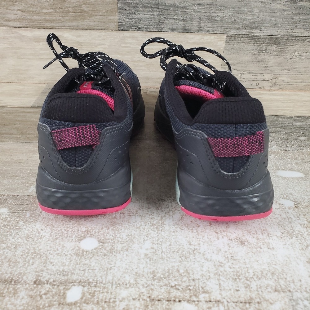New Balance 410 V8 Womens Shoes Sz‎ 7 B Black Hi-Pink Bright Cyan Sneakers - Picture 3 of 10